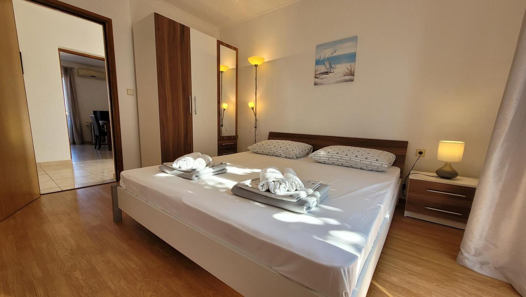 Apartments Adriana Omišalj Buitenkant foto